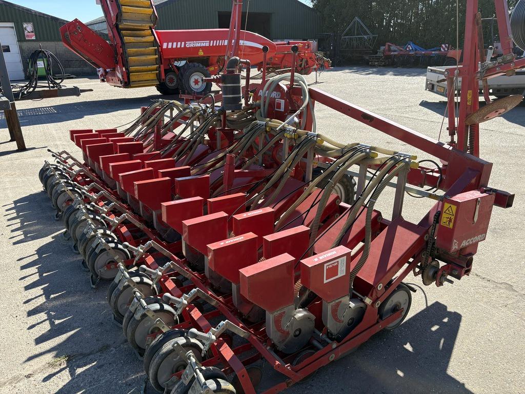 Accord zaaimachine 24 rijen, Zakelijke goederen, Agrarisch | Werktuigen, Overige, Zaaien, Planten of Poten