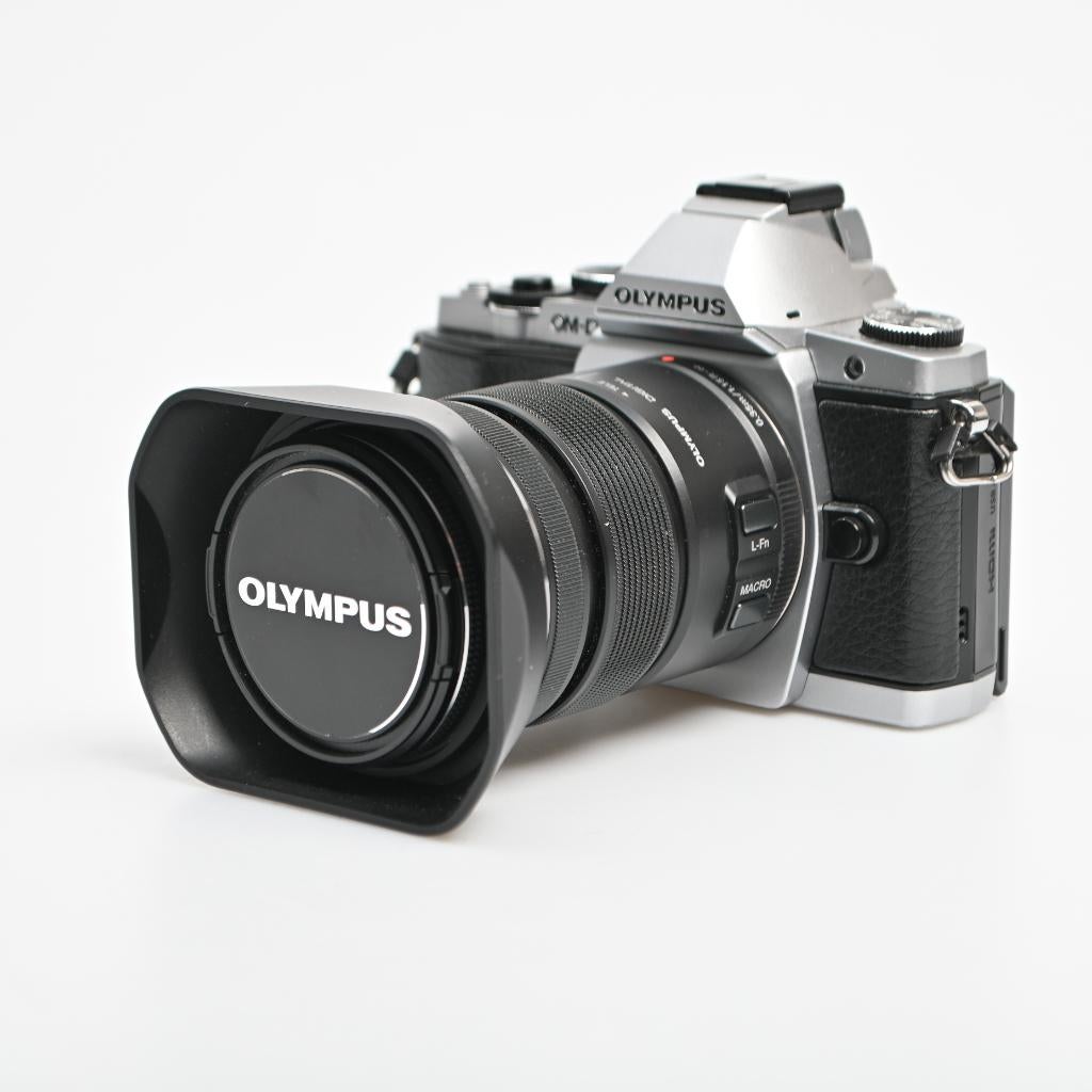 Olympus OM-D E-M5 + Olympus M.Zuiko 12-50mm 3,5-6,3 EZ ED, Gebruikt, Spiegelreflex, Ophalen of Verzenden, Olympus