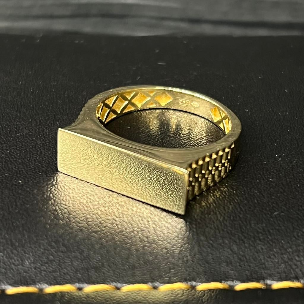 14 karaat gouden ring zegelring prachtig model, Ophalen of Verzenden, Zo goed als nieuw, Goud, Dame