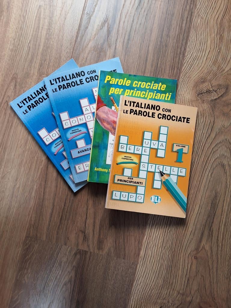 4 ITALIAANSE puzzelboekjes., Hobby en Vrije tijd, Spaarzegeltjes, Ophalen of Verzenden, Zegels, Bonnen of Punten