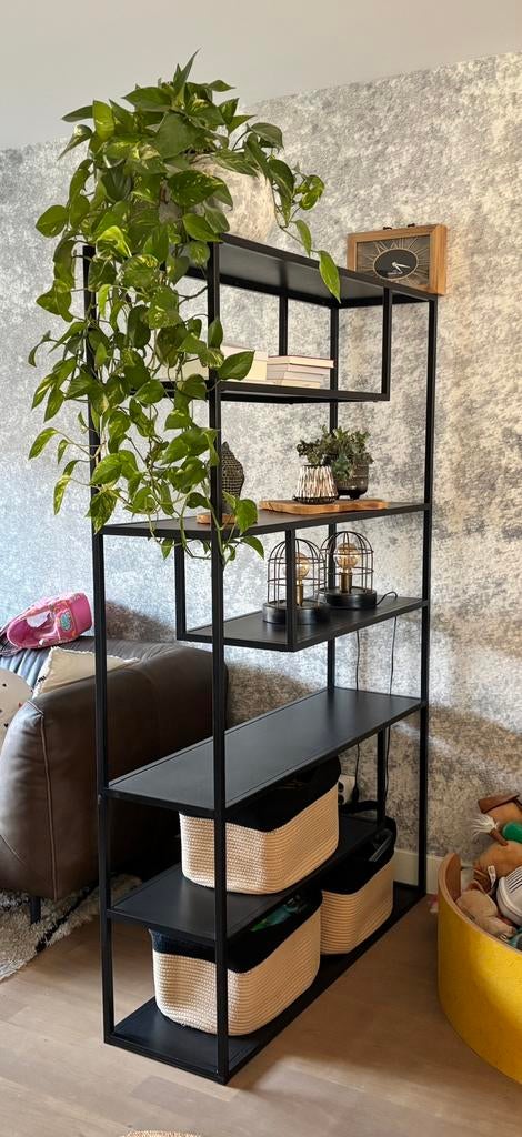 Zeer nette vakkenkast van WOOOD, Ophalen, Met plank(en), Zo goed als nieuw, Minder dan 150 cm