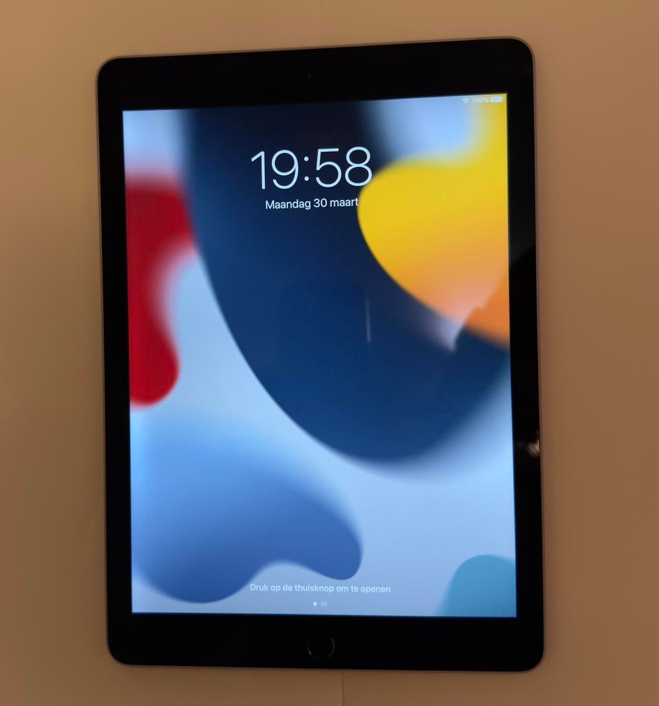 Ipad Air 2, 64GB, space grey, 10 inch, Apple iPad Air, Ophalen of Verzenden, Zo goed als nieuw