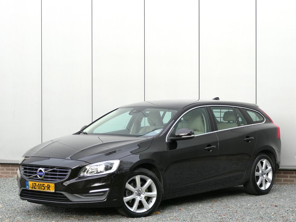 Volvo V60 T2 AUT Momentum Trekhaak / Xenon / Navi / Cruise c, 4 cilinders, Onderhoudsboekje, 84 €/maand, 750 kg