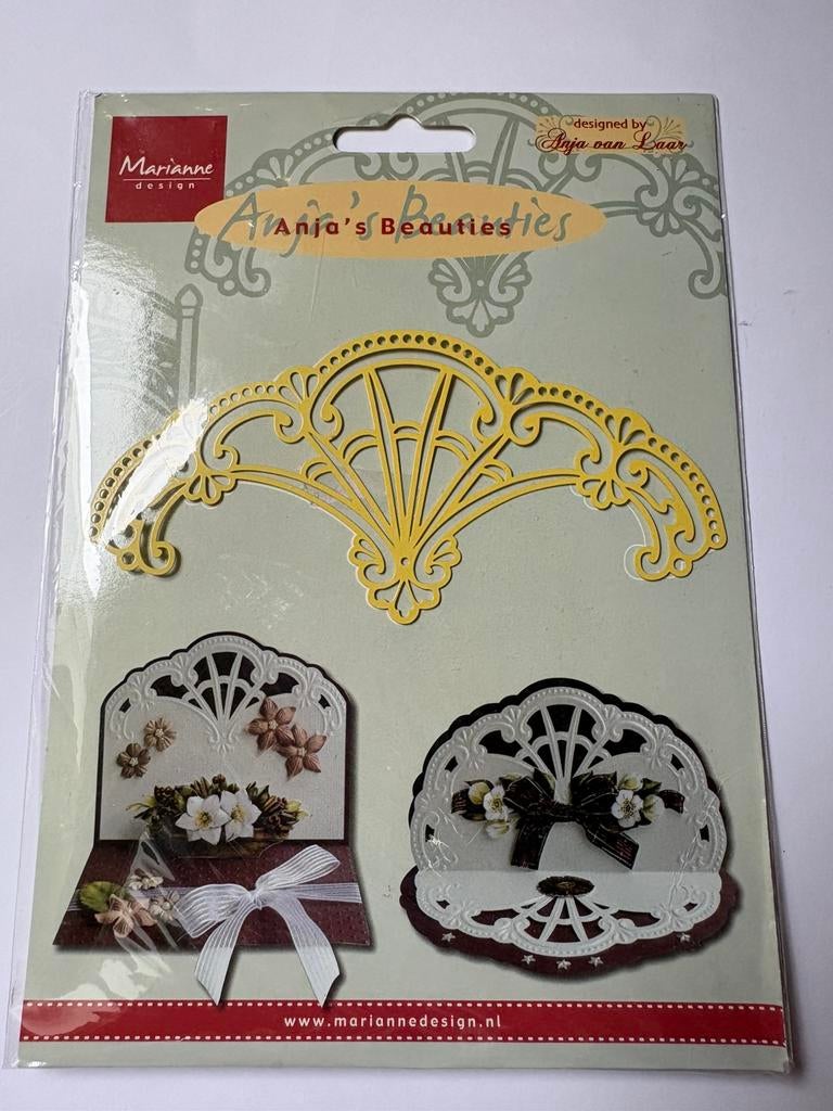 Embossing mal marianne design, Hobby en Vrije tijd, Ophalen of Verzenden, Zo goed als nieuw, Overige thema's, Pons of Mal