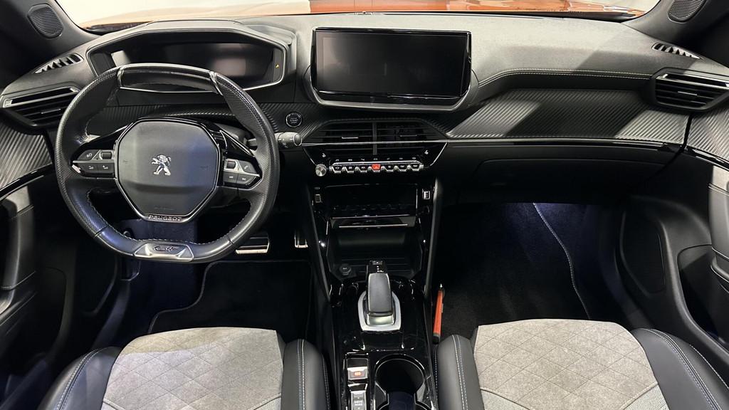 Peugeot e-2008 EV GT 50 kWh 91% SOH 3 FASE PANO CAMERA ECC C, 330 km, 136 pk, Gebruikt, Overige kleuren