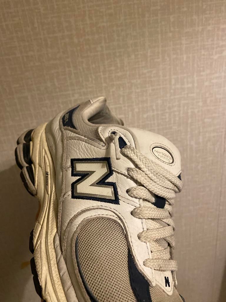 New Balance 2002R sneakers, wit, beige, donkerblauw, Kleding | Heren, Schoenen, Ophalen of Verzenden, Gedragen, Wit, Sneakers of Gympen