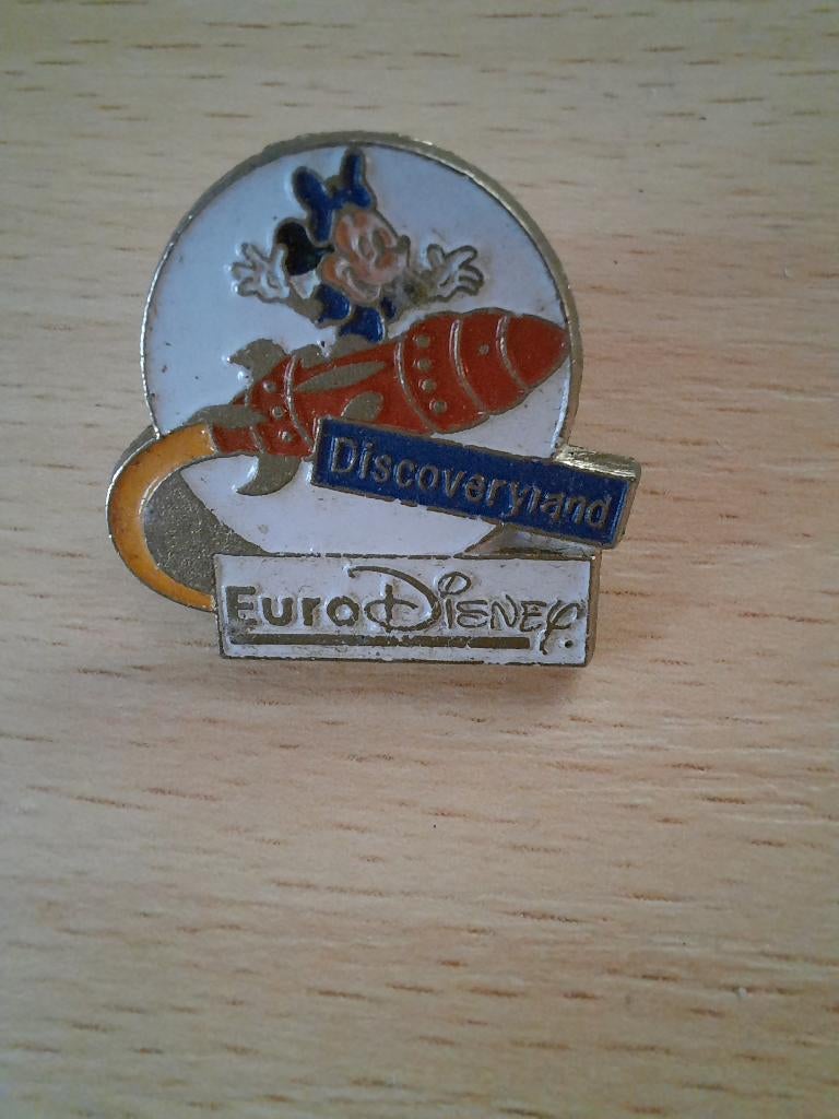 disney minniemouse pin discoveryland eurodisney opening 1992, Ophalen of Verzenden, Gebruikt, Overige onderwerpen, Speldje of Pin