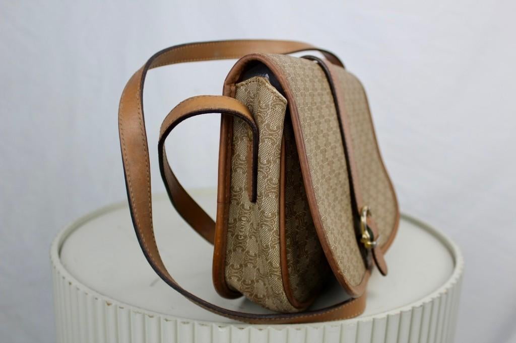 Celine Macadam Shoulder Bag - 1099, Gebruikt, Bruin, Celine, Schoudertasje