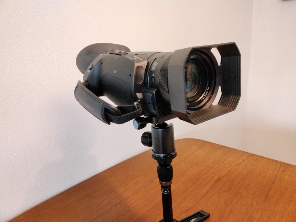 Te koop Sony FDR AX-700 inclusief XLR microfoon, Ophalen, Gebruikt, 20x of meer, Sony