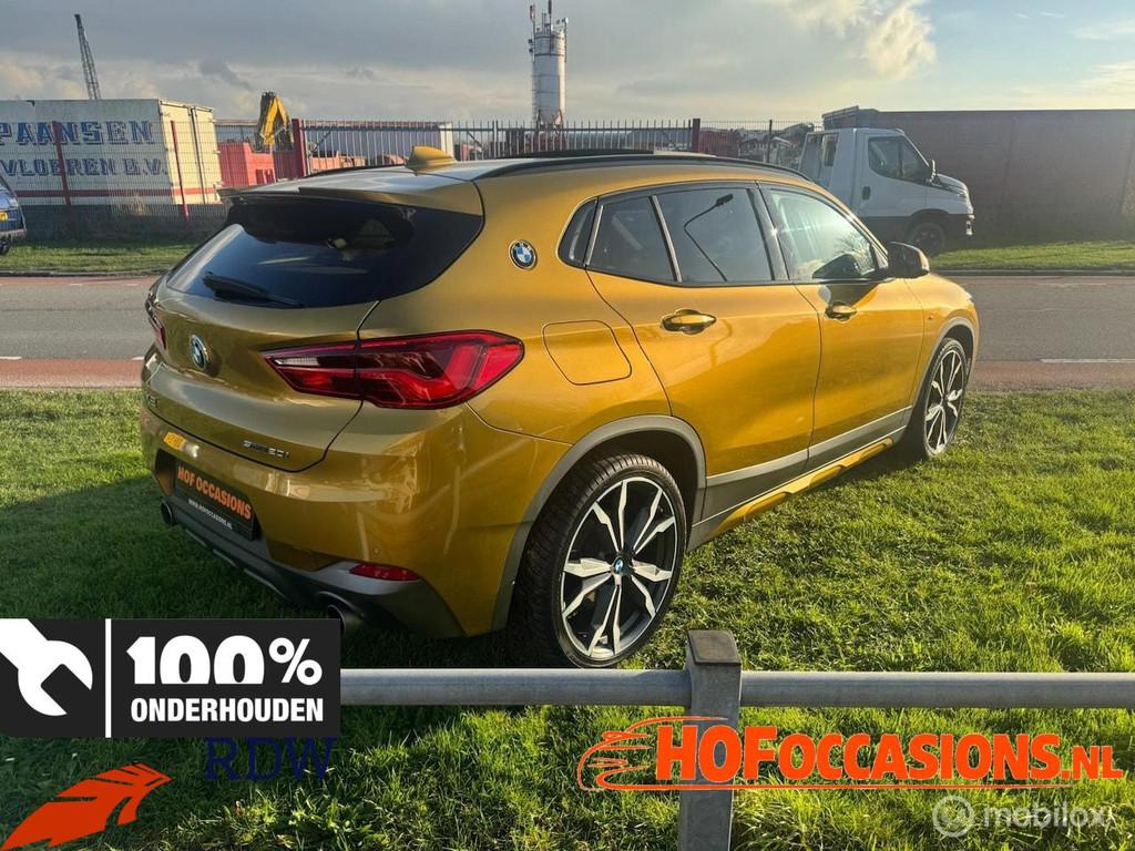 BMW X2 2.0i sDrive High Executive M SPORT/PANO/SFEER/20''LMV, 1998 cc, Gebruikt, Zwart, Alcantara