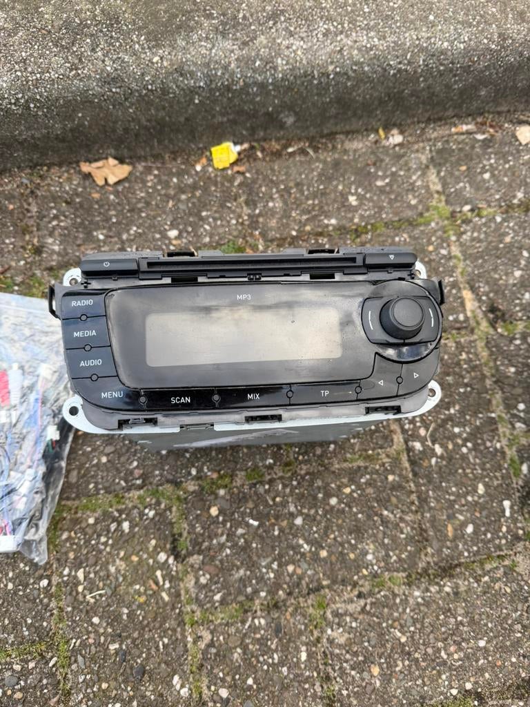 Radio seat ibiza 6j 2009, Ophalen of Verzenden, Zo goed als nieuw