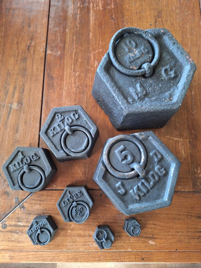 Set van 8 antieke gietijzeren gewichten, Ophalen of Verzenden