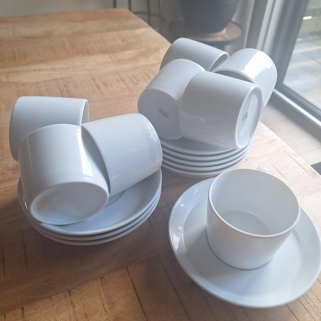 8x Arzberg Tric kop en schotel - 1 kopje met scheurtje, Gebruikt, Ophalen of Verzenden, Effen, Kop(pen) en/of Schotel(s)