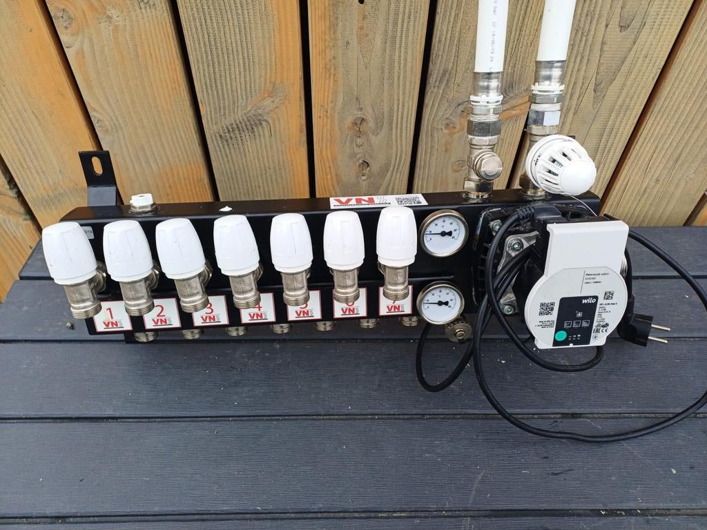 Vloerverwarmingsverdeler 7 groepen, Ophalen of Verzenden, Gebruikt, Overige typen