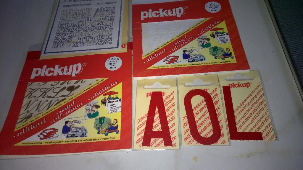 Resterende plakletters & cijfers, Ophalen of Verzenden, Zo goed als nieuw, Meerdere stickers