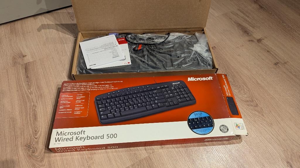 Microsoft Wired Keyboard 500 PS/2 Retro nieuw, Ophalen of Verzenden, Nieuw