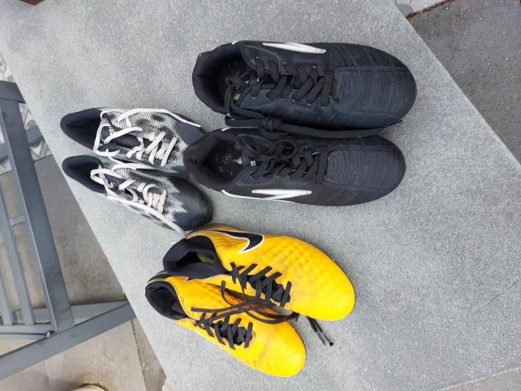 3 paar voetbalschoenen Nike geel maat 36 adidas .36.Osaga 37, Maat XS of kleiner, Ophalen of Verzenden, Gebruikt, Schoenen