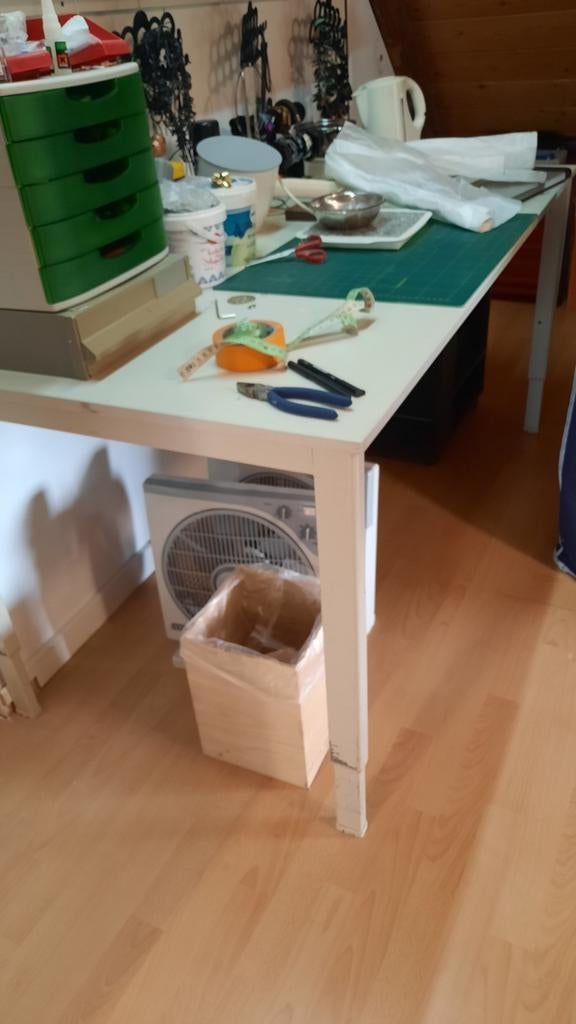 Werktafel. Stalen frame, werkblad kunststof.., Huis en Inrichting, Ophalen, Gebruikt, Metaal, In hoogte verstelbaar