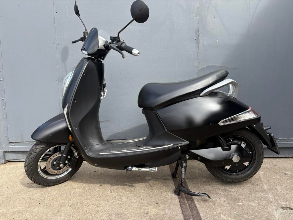 ‼️LET OP‼️ super nette elektrische scooter, Fietsen en Brommers, Ophalen, Gebruikt, Benzine
