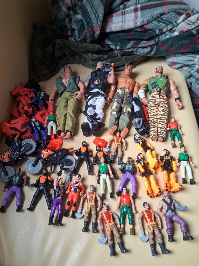Partij vqn 29x  action man figuren, Hobby en Vrije tijd, Borduren en Borduurmachines, Action man, Poppen, Verzenden, Borduurpakket