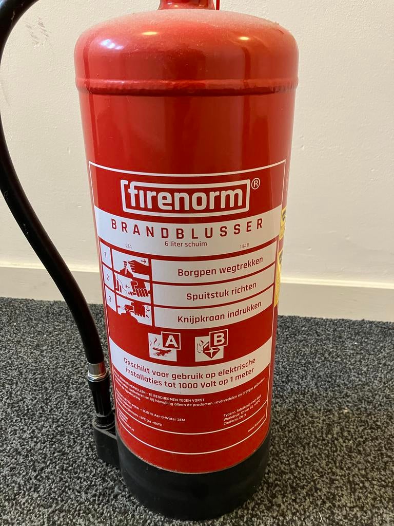 Brandblussers AB - 6 liter schuim - 2 jaar oud, Huis en Inrichting, Brandblussers en Brandkasten, Ophalen of Verzenden, Zo goed als nieuw