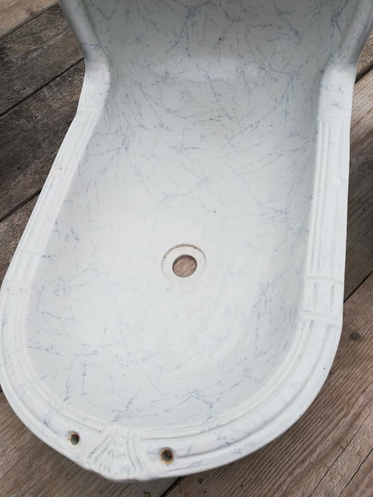 Antiek fonteintje blauw geaderd hoge rug mooie vorm, Ophalen