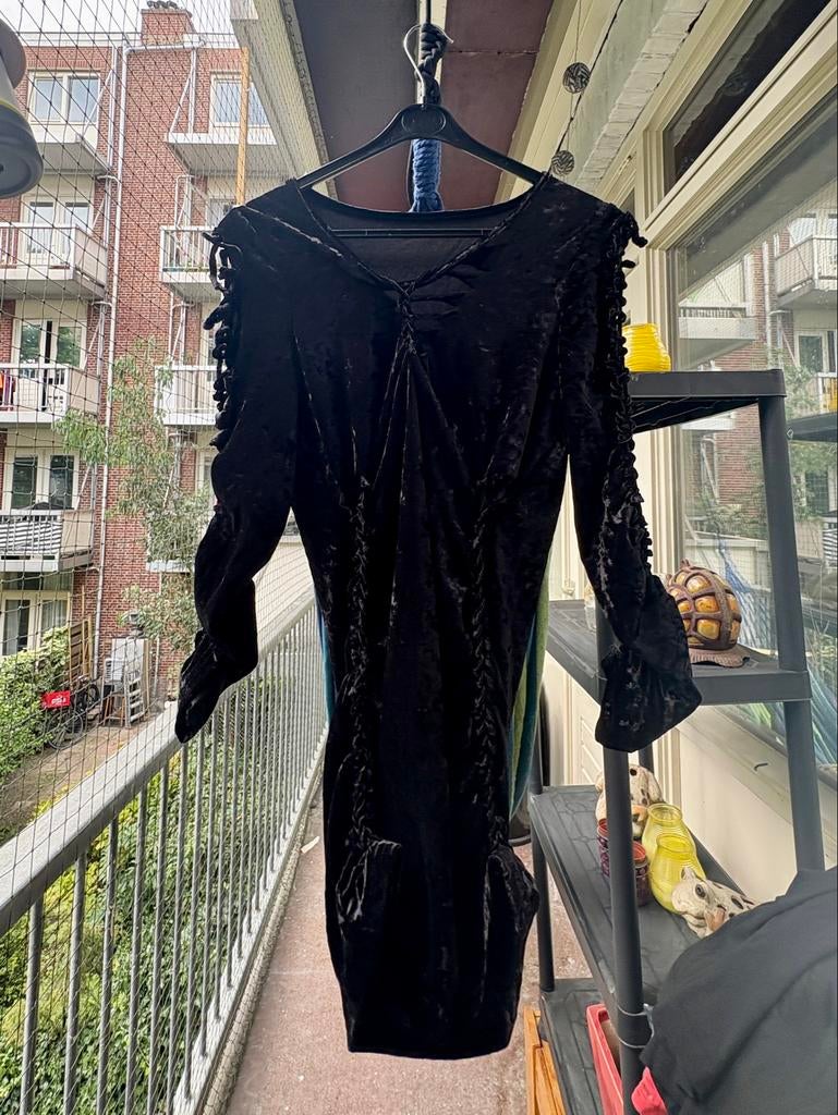 Zwarte velours cut out jurk Shein M sexy gothic punk, Kleding | Dames, Maat 38/40 (M), Zwart, Nieuw, Ophalen of Verzenden