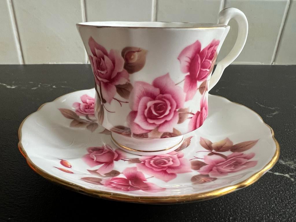 Royal Windsor kop en schotel, Verzamelen, Porselein, Kristal en Bestek, Ophalen of Verzenden, Zo goed als nieuw, Porselein, Kop en/of schotel