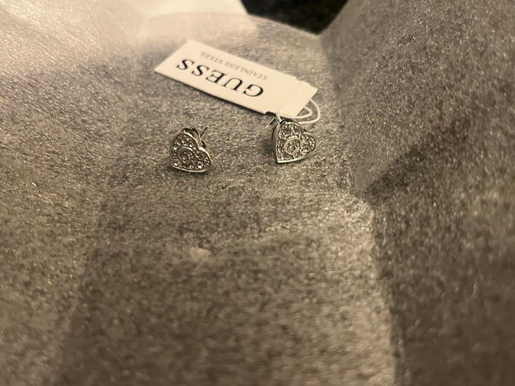 Guess oorbellen, Verzenden, Zo goed als nieuw, Overige maten