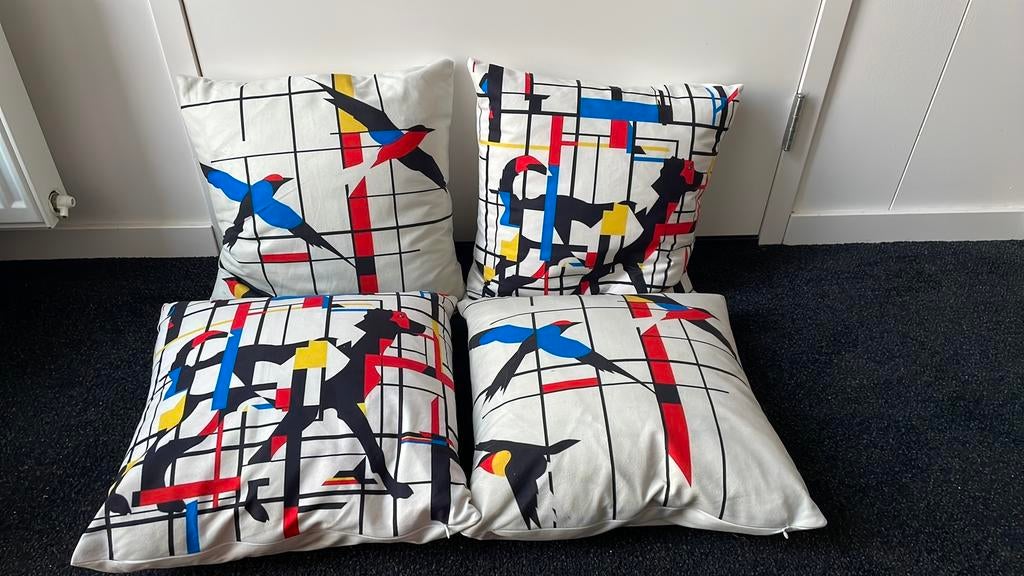 4 kussens in de Mondriaan kleuren, Ophalen of Verzenden, Zo goed als nieuw, Vierkant