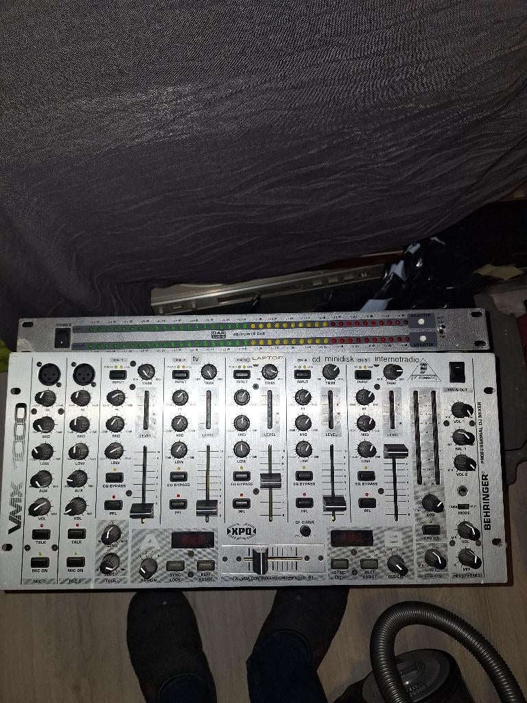 mengpaneel behringer vmx 1000 plus db bar, Ophalen of Verzenden, Gebruikt, Microfooningang