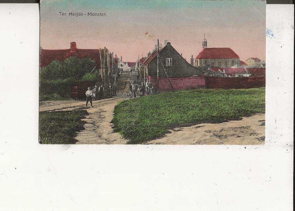 Ter Heijde aan Zee Dorpsbewoners bij Ingang Dorp C Boddeus, Ophalen of Verzenden, Voor 1920, Gelopen, Zuid-Holland