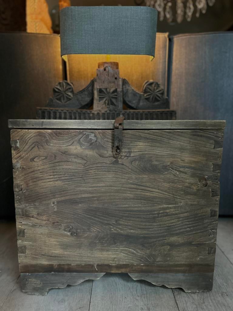 Oud Chinese boeren kist tafel sober sleets imperfect oosters, Ophalen