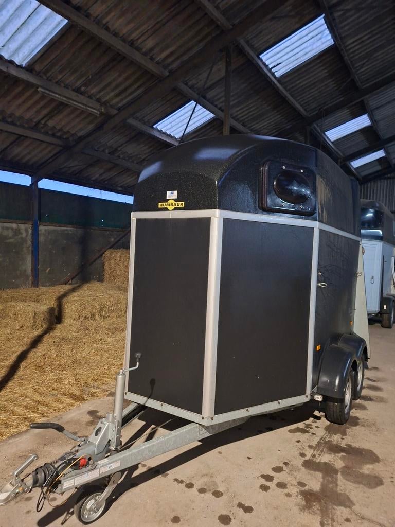 Nette 2 paards Humbauer trailer.staat altijd binnen, Ophalen of Verzenden, Gebruikt, Hout