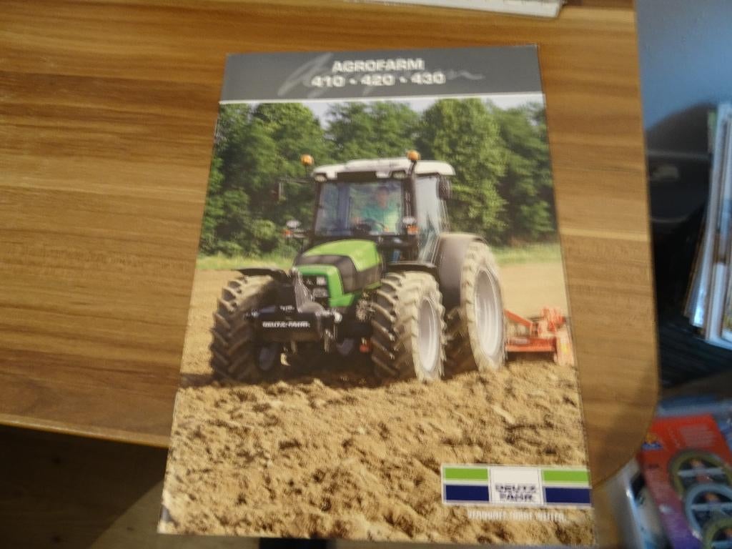 5X Deutz trekkers folders, Verzenden, Zo goed als nieuw, Folder