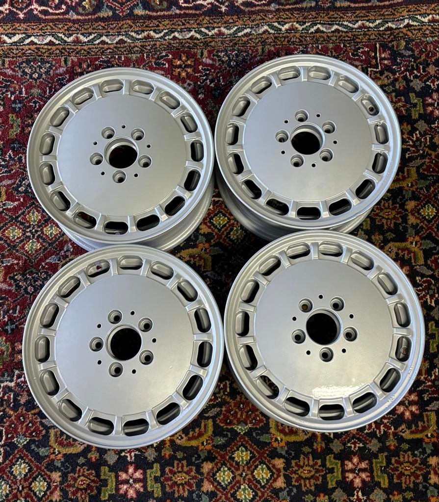 Originele Mercedes Benz Gullideckel – Putdeksel velgen, Auto-onderdelen, Banden en Velgen, Ophalen, Overige, Gebruikt, 15 inch