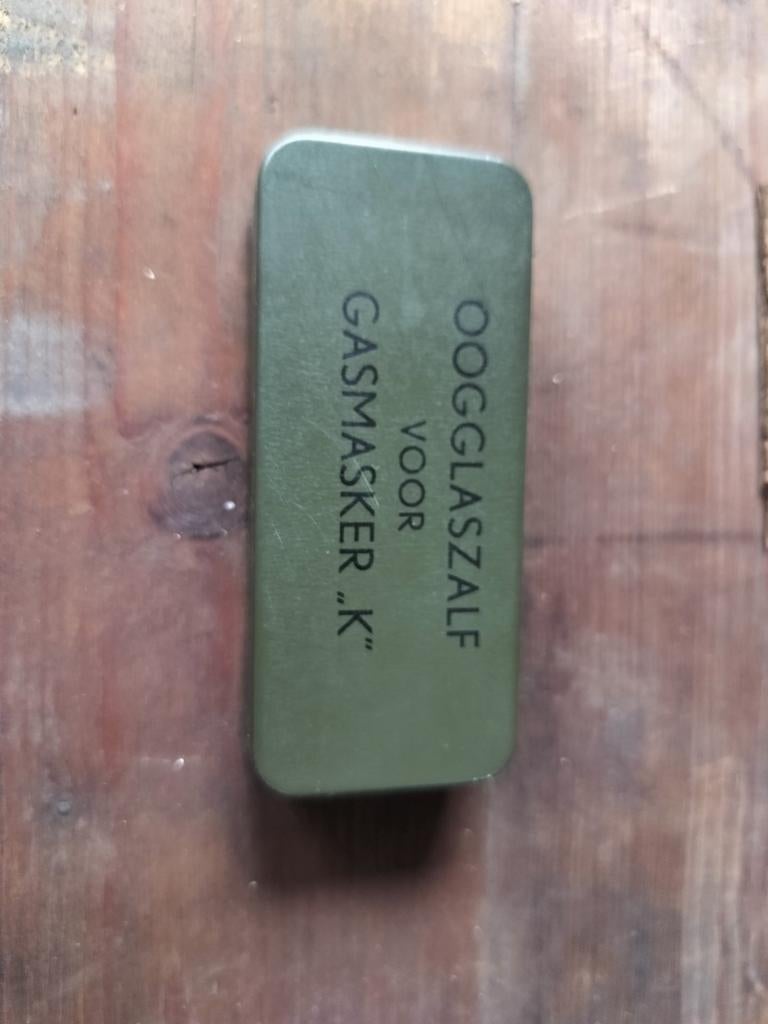 Oogzalf voor gasmasker leger - klein blikje, Ophalen of Verzenden, Landmacht, Nederland, Overige typen