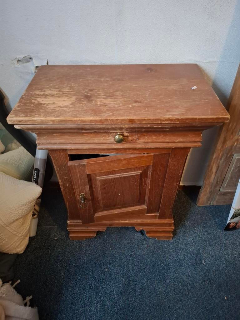 Houten kastje/nachtkastje 2x, Ophalen, Gebruikt, 55 tot 70 cm, 45 tot 65 cm