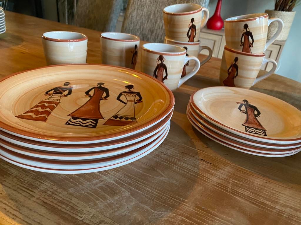 Leuk Afrikaans servies, Huis en Inrichting, Keuken | Servies, Ophalen, Gebruikt, Bord(en), Overige stijlen