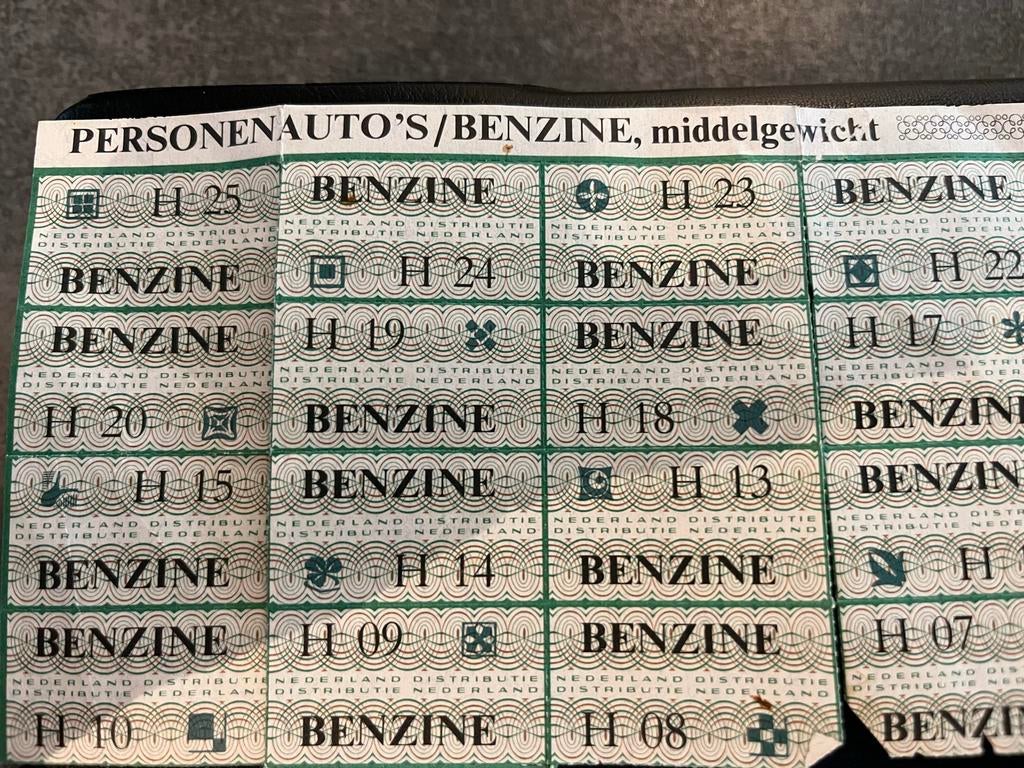 Set van 21 benzinebonnen uit de oliecrisis jaren '70, Verzamelen, Overige Verzamelen, Ophalen of Verzenden, Gebruikt
