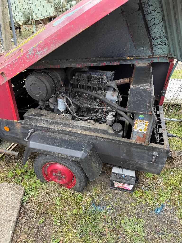 Compressor Atlas Copco op aanhangwagen, Ophalen, Gebruikt, 10 bar of meer, 25 tot 100 liter