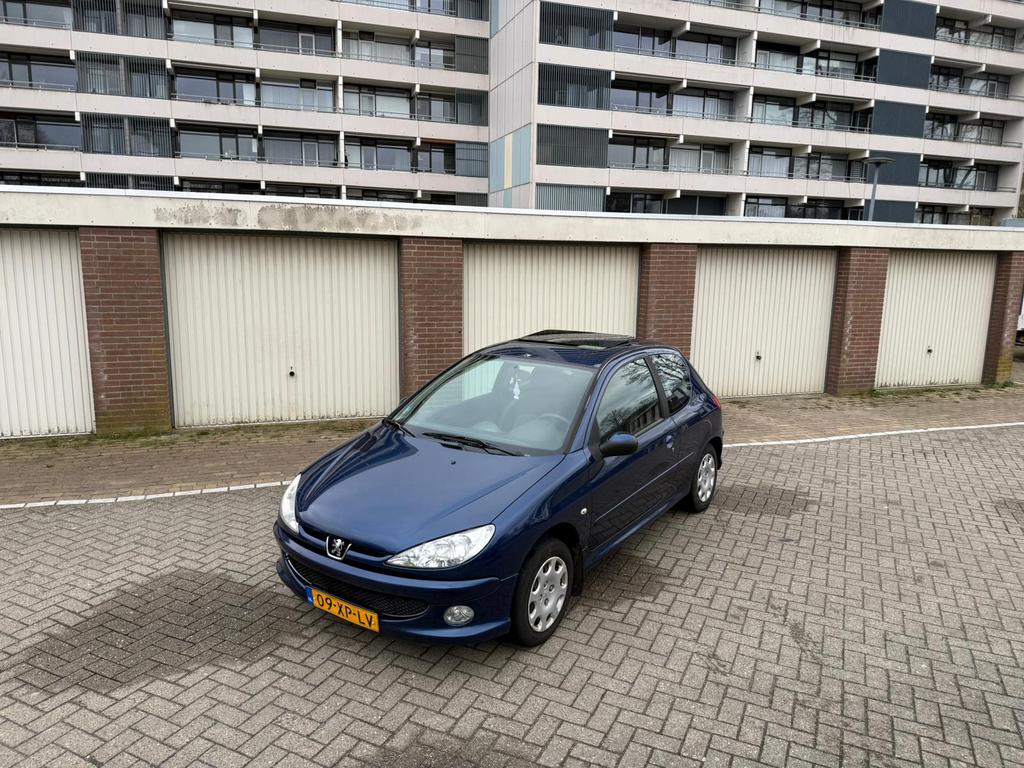 Peugeot 206 1.4 2007 | PANO | APK 08-2026 | Goed onderhouden, Voorwielaandrijving, 1360 cc, 31 €/maand, 4 cilinders