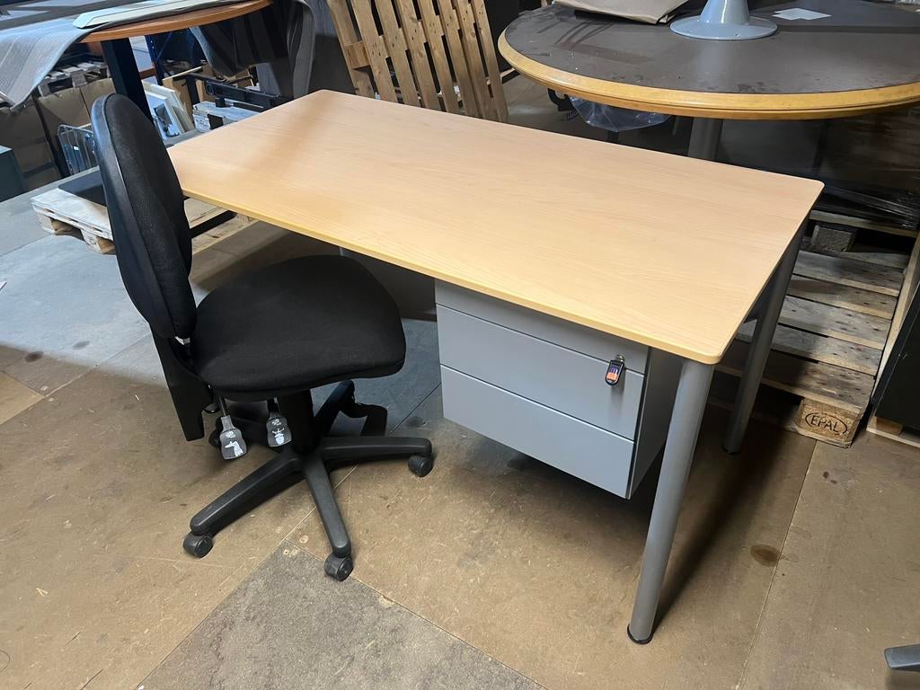 Bureau Marko Eromes + bureaustoel, prijs samen, Huis en Inrichting, Bureaus, Ophalen of Verzenden, Gebruikt