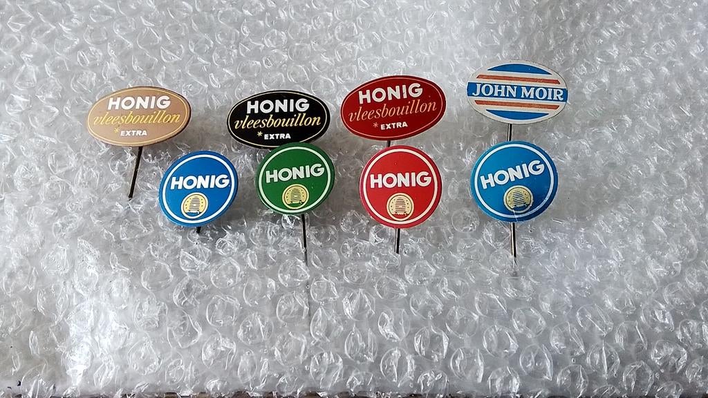 8 verschillende speldjes honig, Ophalen of Verzenden, Zo goed als nieuw, Overige onderwerpen