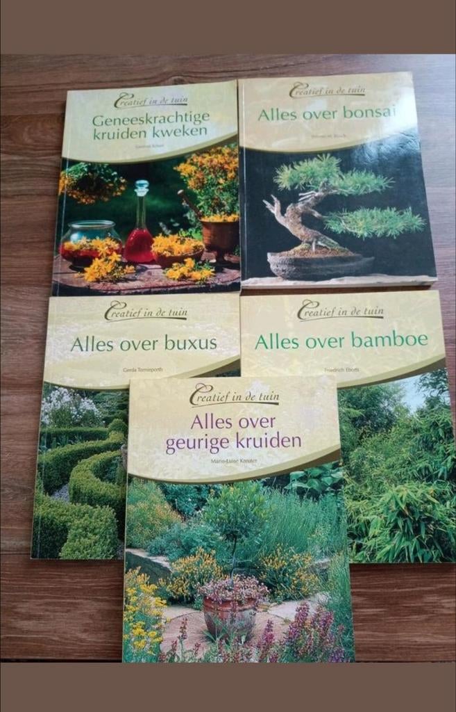 Creatief in de tuin 5x / 2x kruiden/ buxus/ bamboe/ bonsai, Ophalen of Verzenden, Zo goed als nieuw