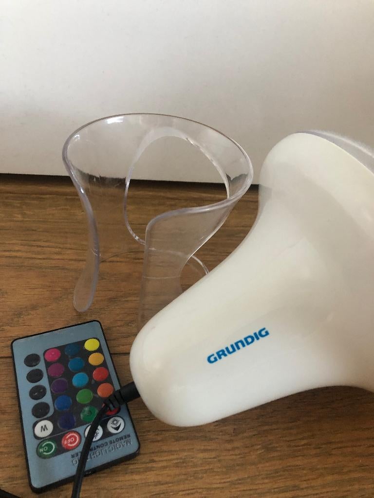 Grundig lamp met afstandsbediening en kleuren, Ophalen of Verzenden, Zo goed als nieuw, Minder dan 50 cm