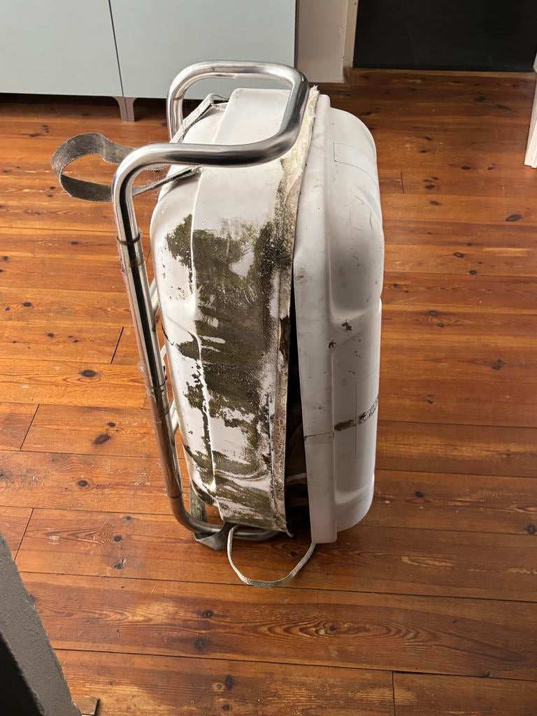 Reddingsvlot 4 pers. in container met rvs beugel (ongekeurd), Ophalen of Verzenden, Gebruikt