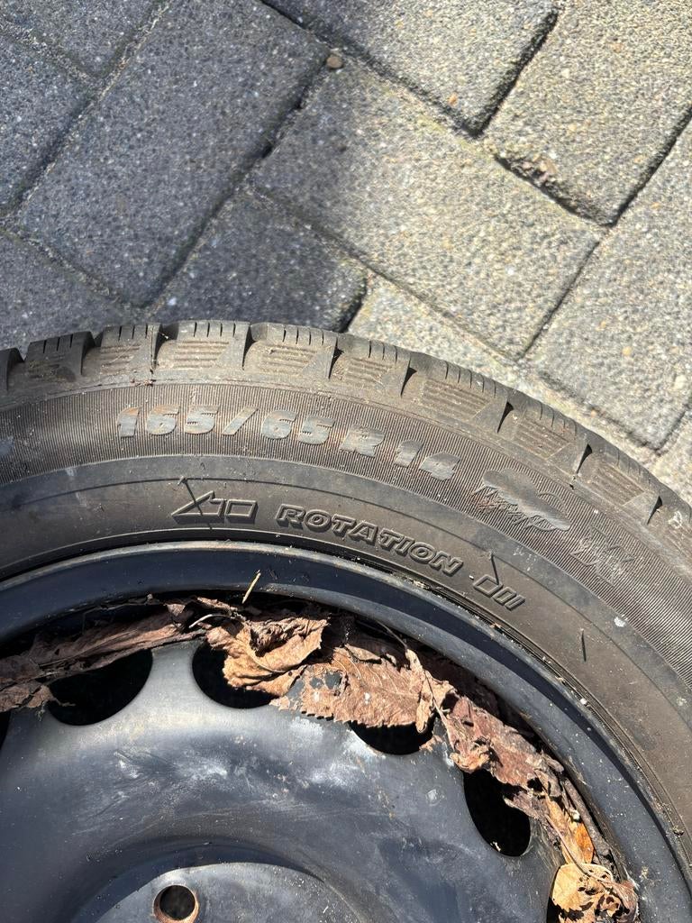 Winterbanden Citroën C1 155/65 R14 op stalen velg, Auto-onderdelen, Banden en Velgen, Banden en Velgen, Winterbanden, 14 inch