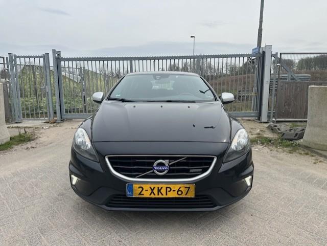 Volvo V40 2.0 D4 Summum Business, Auto's, Volvo, Voorwielaandrijving, Euro 5, Gebruikt, Zwart