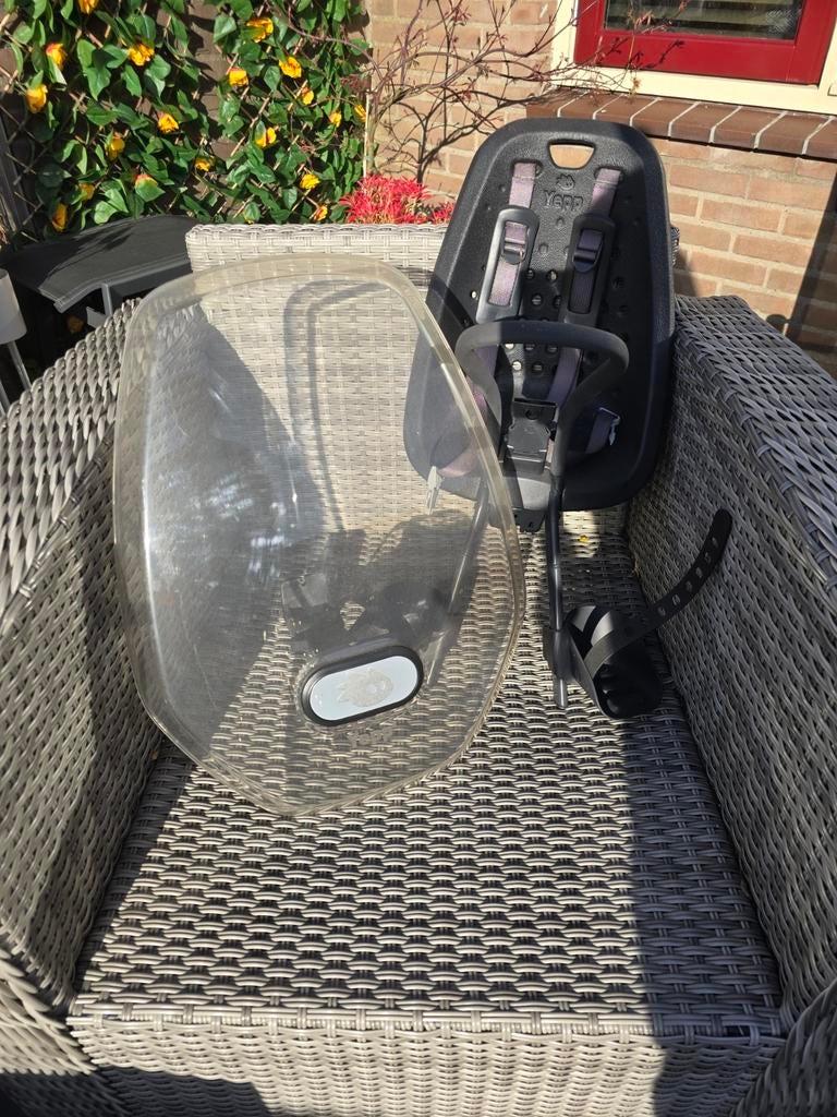 Fietszitje voor met windscherm - Zo goed als nieuw, Fietsen en Brommers, Fietsaccessoires | Fietsstoeltjes, Ophalen, Zo goed als nieuw